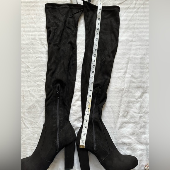 Fashion Nova over the knee boots - Picture 4 of 8